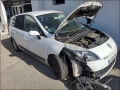 Voiture accidentée : RENAULT GRAND SCENIC