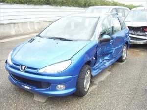 Voiture accidentée : PEUGEOT 206