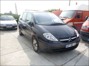 Voiture accidentée : CITROEN C 8