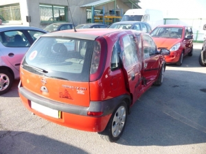 Voiture accidentée : OPEL CORSA