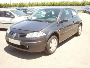 Voiture accidentée : RENAULT MEGANE