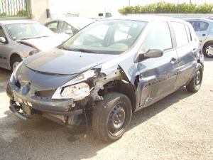Voiture accidentée : RENAULT CLIO