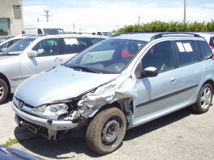 Voiture accidentée : PEUGEOT 206
