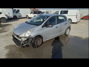 Voiture accidentée : PEUGEOT 208