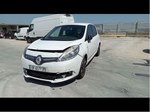 Voiture accidentée : RENAULT SCENIC