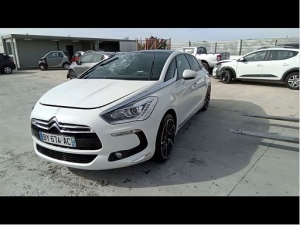 Voiture accidentée : DS DS5
