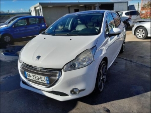 Voiture accidentée : PEUGEOT 208