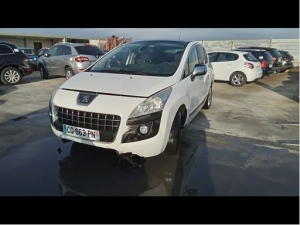 Voiture accidentée : PEUGEOT 3008