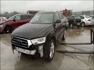 Voiture accidentée : AUDI Q3