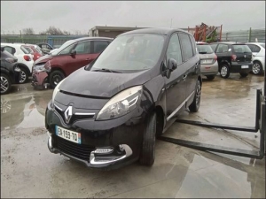 Voiture accidentée : RENAULT SCENIC