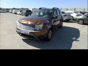 Voiture accidentée : DACIA DUSTER